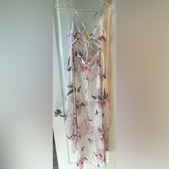 Dress - Picture 2 of 3